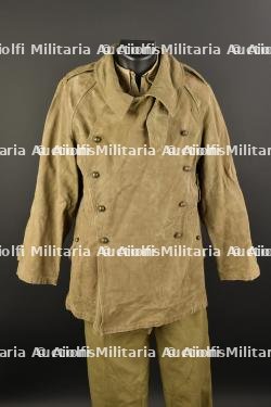 Ensemble d'uniformes divers. — photo 9