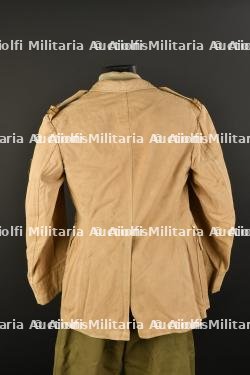 Ensemble d'uniformes divers. — photo 14