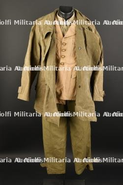 Ensemble d'uniformes divers. — photo 16