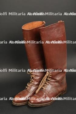 Ensemble d'uniformes. — miniature 6