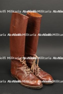Ensemble d'uniformes. — miniature 7