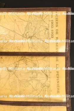 Ensemble d'uniformes. — miniature 13