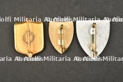 Ensemble d'insignes Vichy. — photo 2