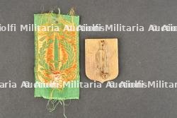 Ensemble d'insignes de l'Ecole d'Autun. — miniature 2