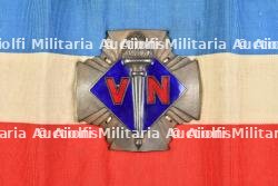 Ensemble d'insignes Vichy. — photo 5