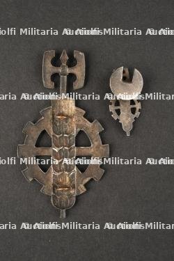 Ensemble d'insignes Francisme. — miniature 2