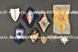 Ensemble d'insignes des Compagnons de France et LFC. — photo 2