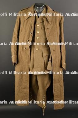 Ensemble d'uniformes armée d'armistice.