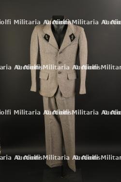 Ensemble d'uniformes du personne féminin sous Vichy.