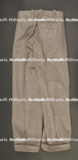 Ensemble d'uniformes du personne féminin sous Vichy. — photo 4