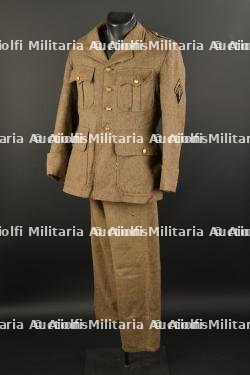 Ensemble d'uniformes 5ème Régiment de la Garde.