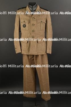 Ensemble d'uniformes Milice.