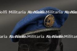 Béret parachutiste 1946 bleu roi.