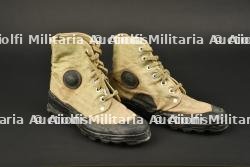 Chaussures de brousse Extrême Orient.