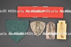 Ensemble d'insignes du Groupement 2 — photo 2