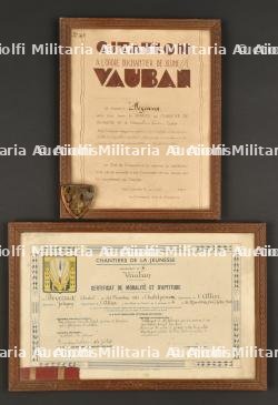 Ensemble de diplômes et insignes du Groupement 4. — miniature 1