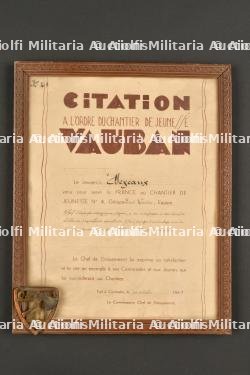 Ensemble de diplômes et insignes du Groupement 4. — photo 2