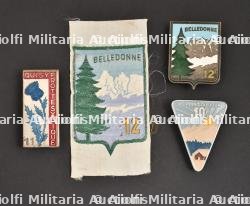 Ensemble d'insignes du Groupement 12.