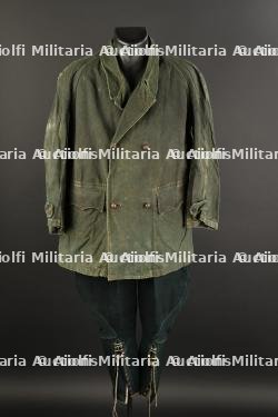 Ensemble d'uniformes des Chantiers.