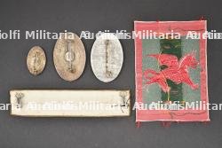 Ensemble d'insignes du Groupement 42. — miniature 2
