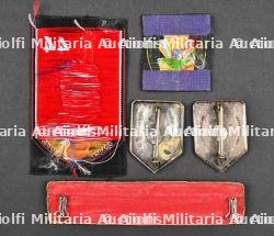 Ensemble d'insignes du Groupement 44. — miniature 2