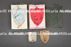 Ensemble d'insignes du Groupe 17. — photo 2