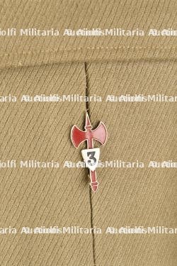 Ensemble d'uniformes du Groupement 46. — miniature 9