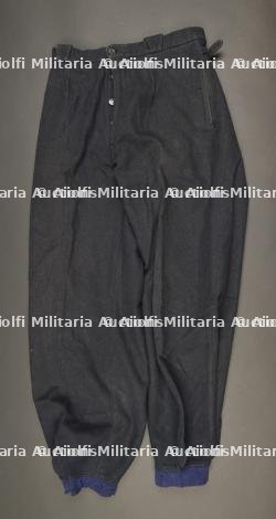 Pantalon de Cadre Jeunesse et Montagne.