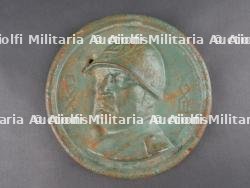 Profil de Benito Mussolini. Profile of Benito Mussolini — photo 1