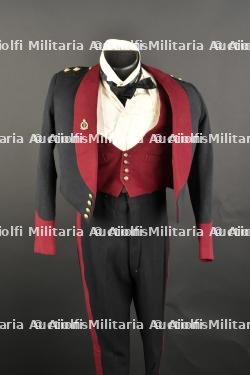 Tenue de gala du Royal Medical Corps. — miniature 2