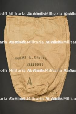 Sac à paquetage nominatif.