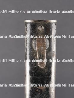 Lot de 4 baïonnettes et un fourreau. Lot of 4 bayonets and one scabbard — photo 3