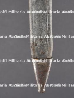 Lot de 4 baïonnettes et un fourreau. Lot of 4 bayonets and one scabbard — photo 6