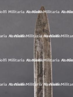 Lot de 4 baïonnettes et un fourreau. Lot of 4 bayonets and one scabbard — miniature 7