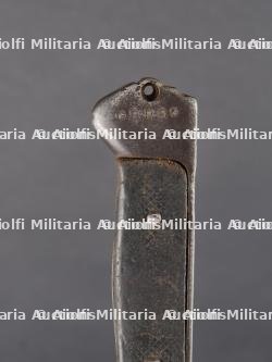 Lot de 4 baïonnettes et un fourreau. Lot of 4 bayonets and one scabbard — miniature 11