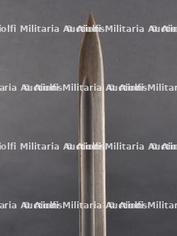 Lot de 4 baïonnettes et un fourreau. Lot of 4 bayonets and one scabbard — photo 14