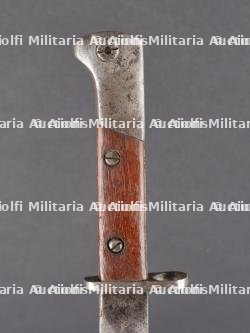 Lot de 4 baïonnettes et un fourreau. Lot of 4 bayonets and one scabbard — photo 22