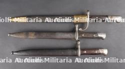 Lot de 3 baïonnettes Amérique du Sud. Lot of 3 South American bayonets