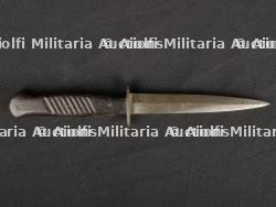 Couteau de botte.