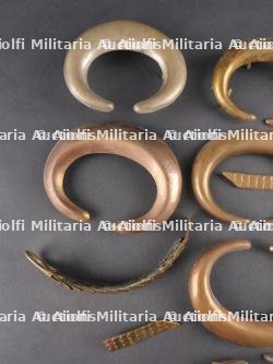 Jugulaire à écailles et pièces d'épaulettes allemandes impériales. Imperial German scaled chinstrap and epaulette pieces — miniature 2