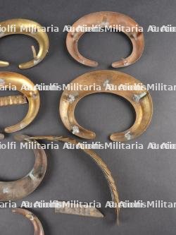 Jugulaire à écailles et pièces d'épaulettes allemandes impériales. Imperial German scaled chinstrap and epaulette pieces — photo 8