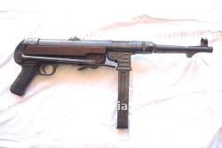 Pistolet Mitrailleur MP 40.