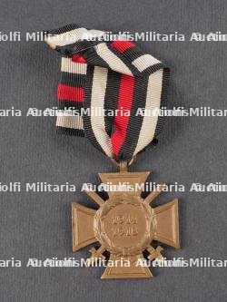 Lot de cuivreries allemandes et russe, couverts pliants et médaille. Lot of German and Russian brass items including folding cutlery and a medal — photo 5