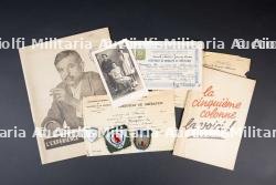 Ensemble de documents et insignes du groupement 2 — miniature 1