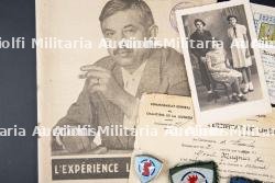 Ensemble de documents et insignes du groupement 2 — miniature 2