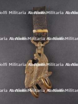 Lot de cuivreries allemandes et russe, couverts pliants et médaille. Lot of German and Russian brass items including folding cutlery and a medal — miniature 11