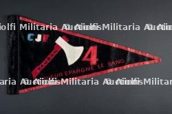Un fanion du groupement 4
