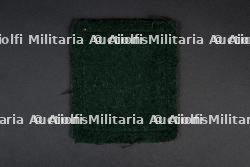 Un ensemble de souvenirs du groupement 4 — photo 3