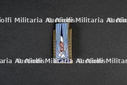 Un ensemble de souvenirs du groupement 4 — miniature 8