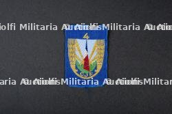Lot d' insignes du groupement 4 — miniature 4